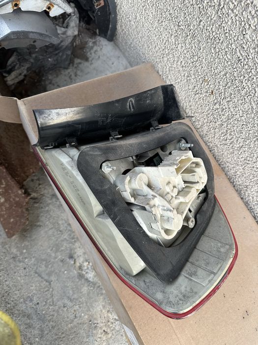 Bmw e90 фейслифт facelift заден стоп ляв