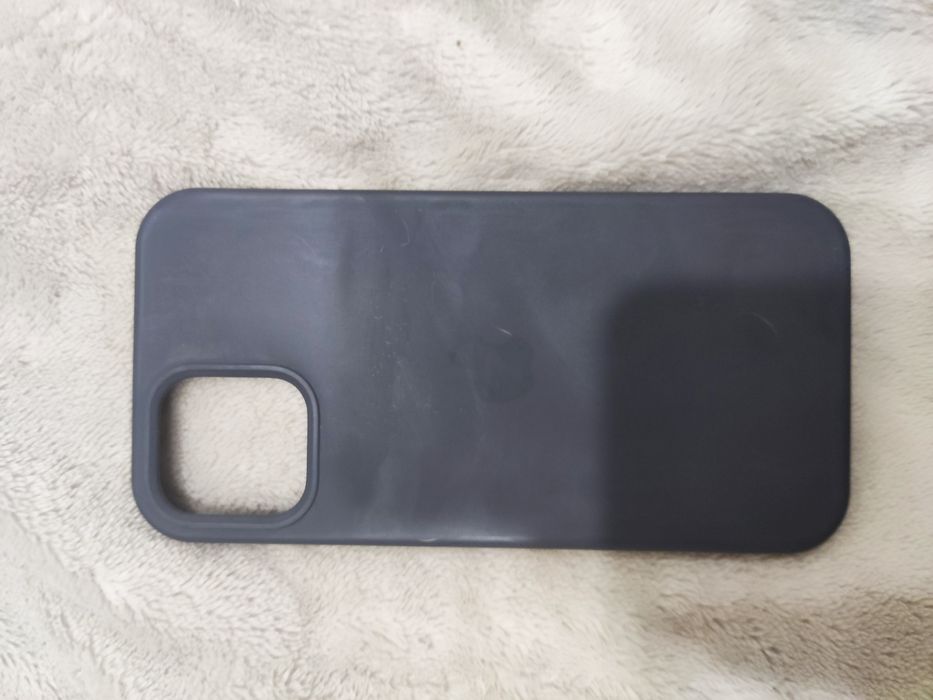 Продаю чехлы для 12 айфонов, доставка стоит денег