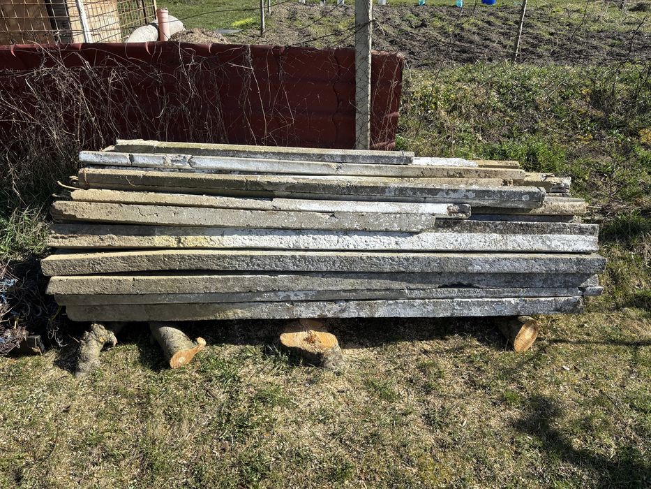 Stalpi beton 2m-2.20m  si  mai scurti 1m