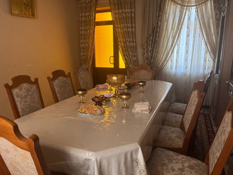 Sotiladi 6 sotih yer va 8 ta honasi bor chiroyli boģi bor


---

Сотил