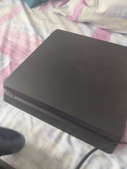 Playstation 4 slim