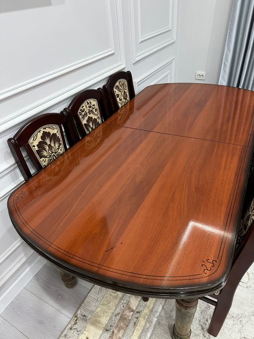 Стол , стулья б.у