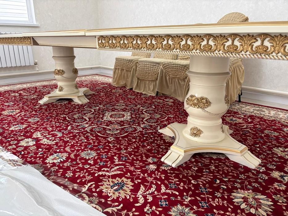 Гостиный раздвижной стол