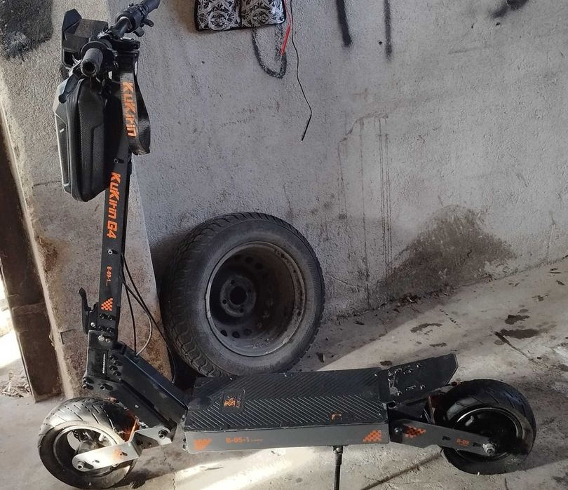 Електрическа тротинетка KuKirin G4 + подарък зимни ръкавици и чантичка