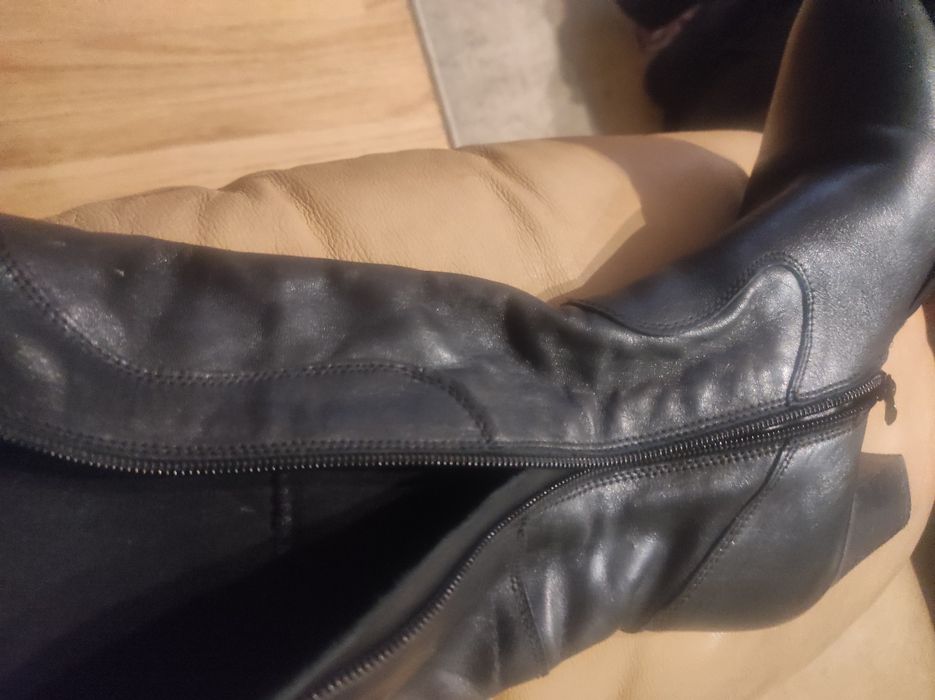 Дамски ботуши, 37 номер.Видоки, кожени, с топла подплата.