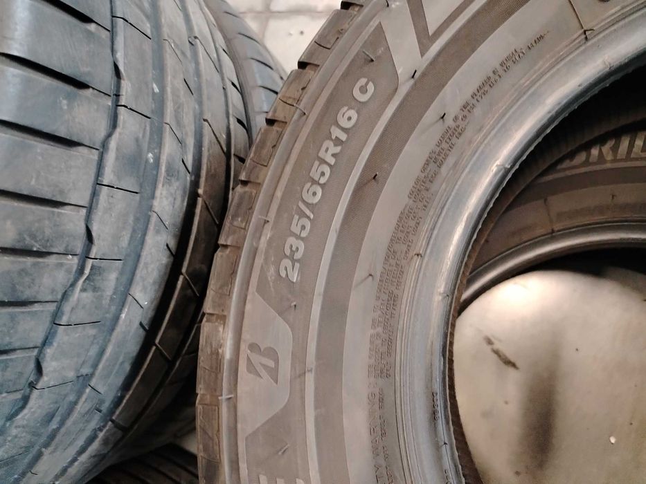 2бр.летни гуми 235/65/16C Bridgestone