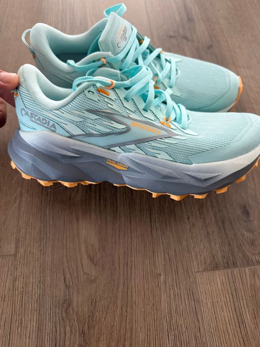 Adidas damă Brooks Cascadia 19