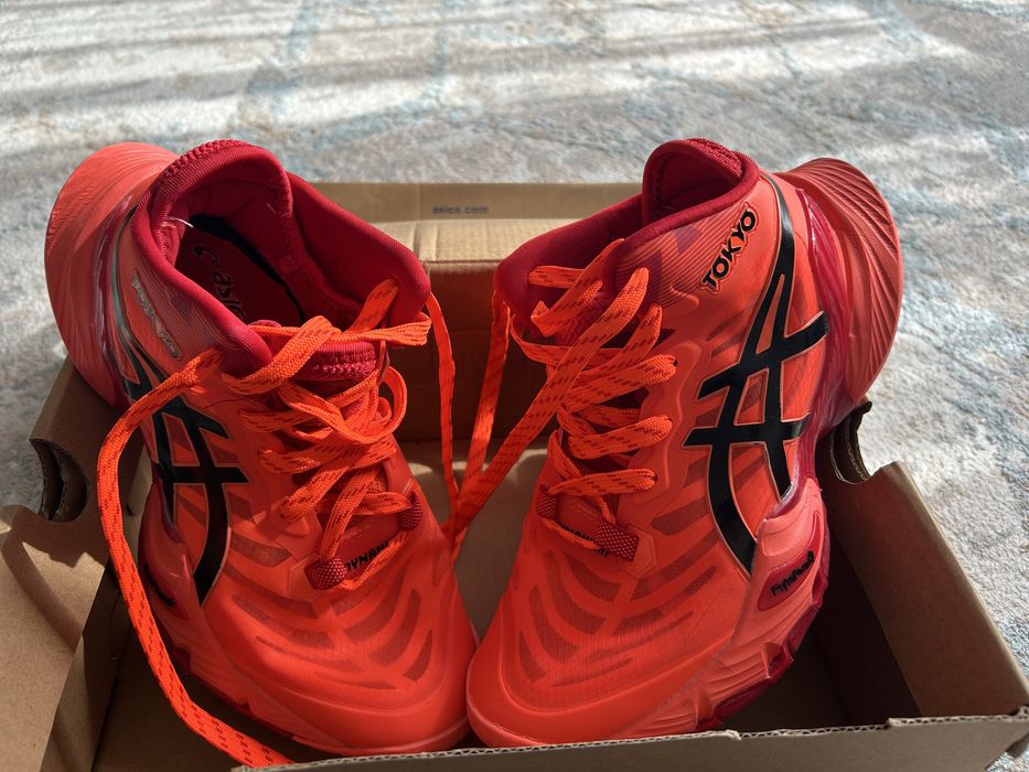 Асикс.Asics Tokyo кросовкасын сатамын.ПРОДАМ КРОСОВКИ Размер:39,38