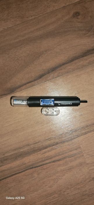 Card reader multifuncțional