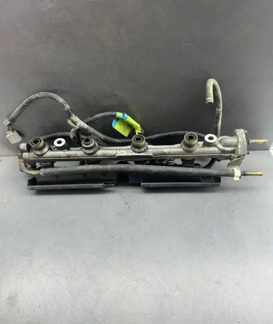 Rampa injectoare Ford Fiesta 1997 1.25 MT (75 hp)