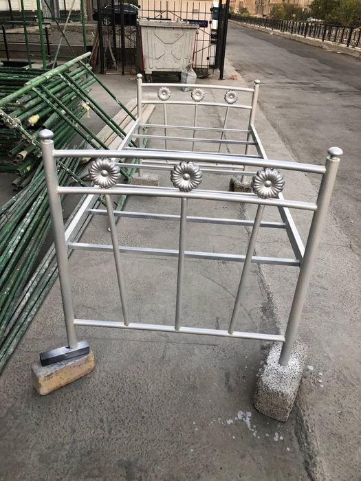 Кровать ва бошка турдаги мебеллар