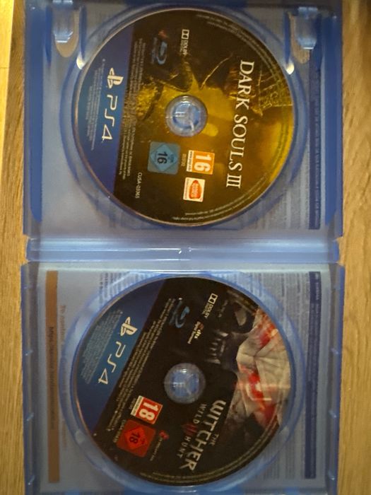 The Witcher 3 Wild Hunt + Dark Souls III (PS4]
