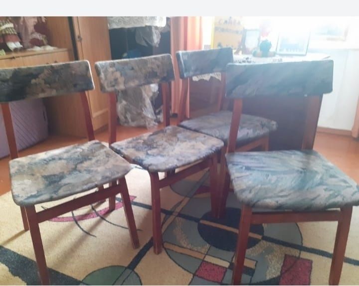 Стулья деревянные