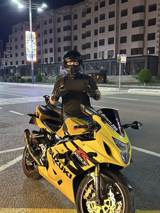 Suzuki GSXR 600 K4