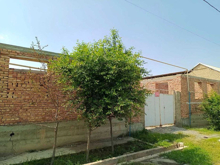 Ховли уй сотилади - Миндонободда курилиши тугалланмаган уй сотилади