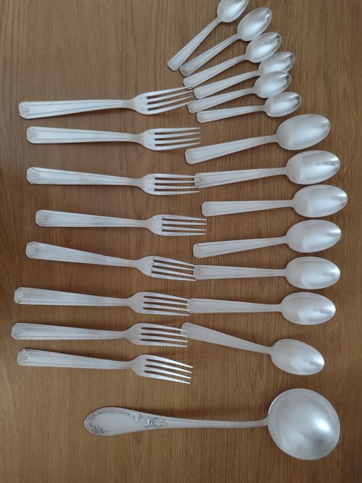 Tacamuri argintate stantate vintage