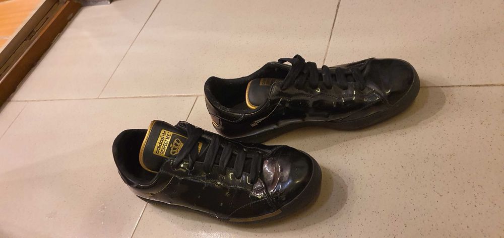 Кецове Adidas лачени