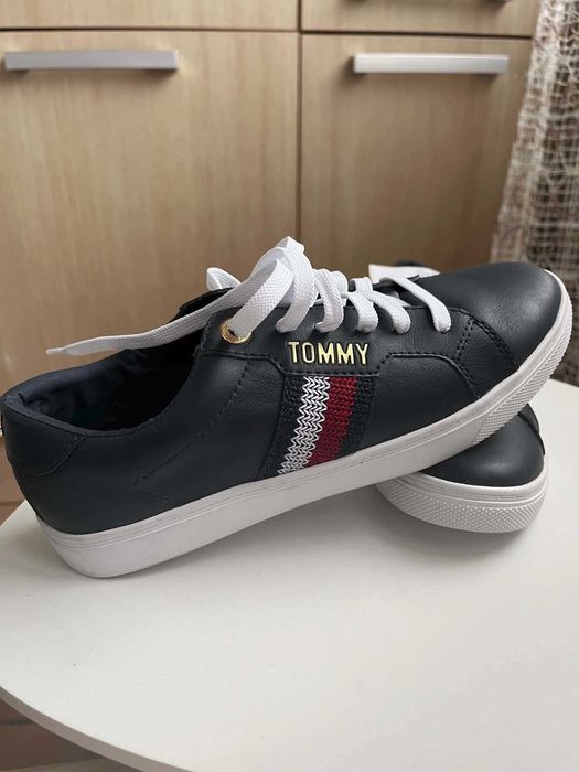 Сникърси tommy hilfiger