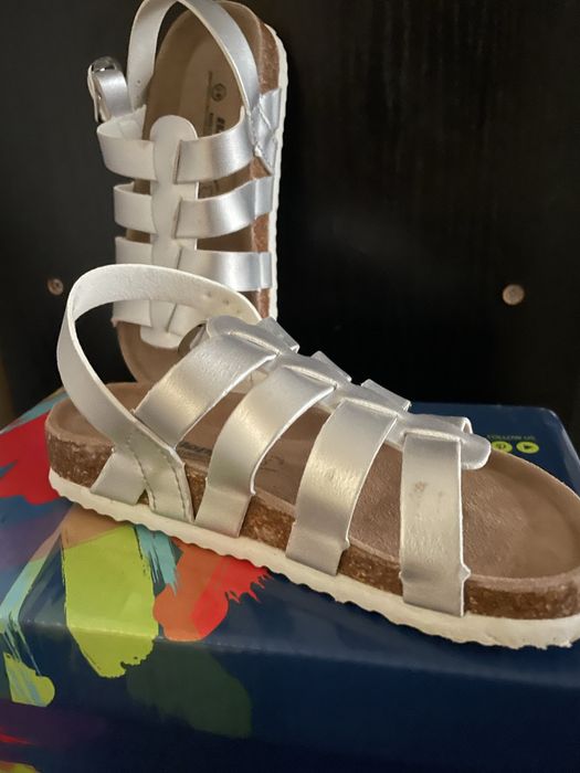 Летни обувки Froxy за момиче, 27 н.,17,2 см. и сандали 29 н., 18 см