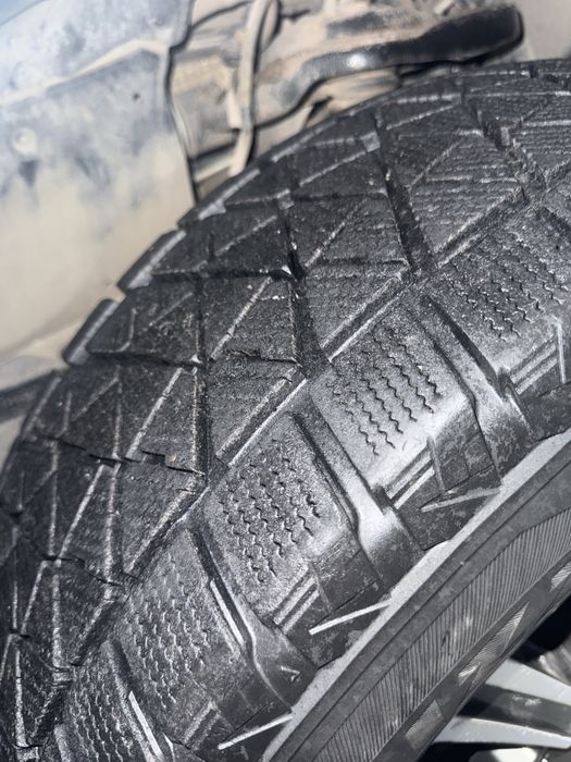 Продам шины с диками