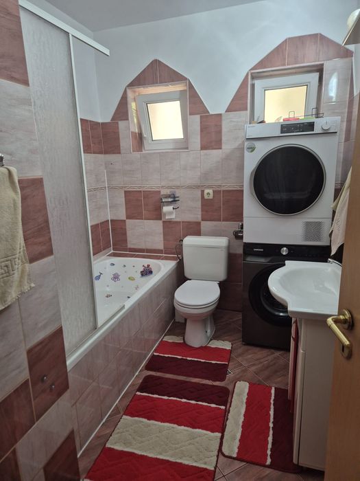 Apartament la vila de vanzare pe Sarmas