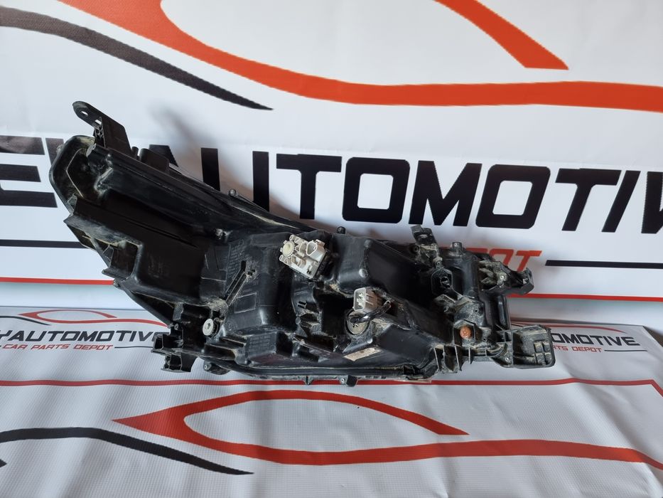 Far stanga full led Toyota Hilux dupa 2020