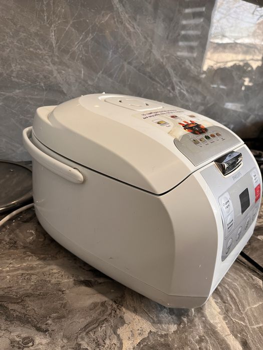 Продам Мультиварку Philips HD3037
