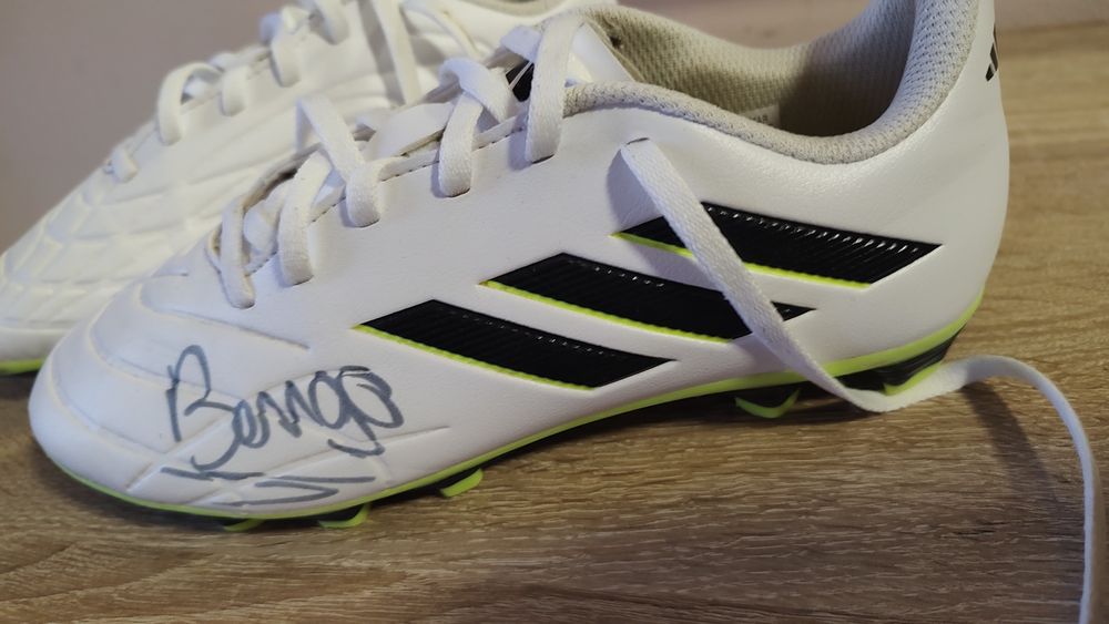 Vând 2 perechi ghete iarba Adidas,mărime 37,5/38