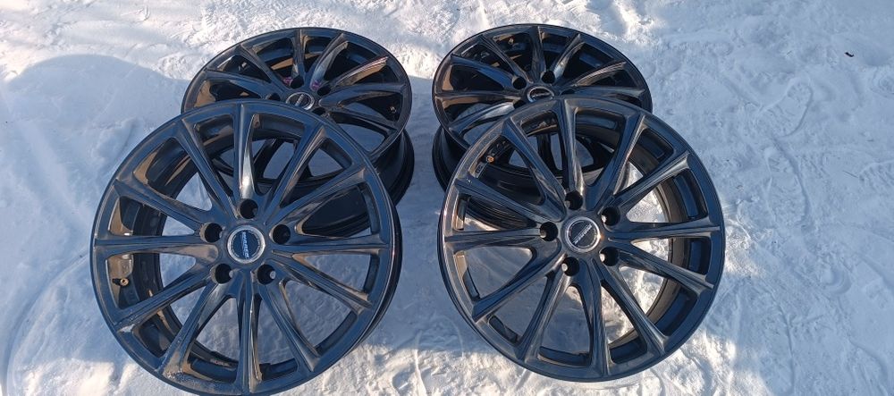 Продам комплект дисков 5 114.3 на 17