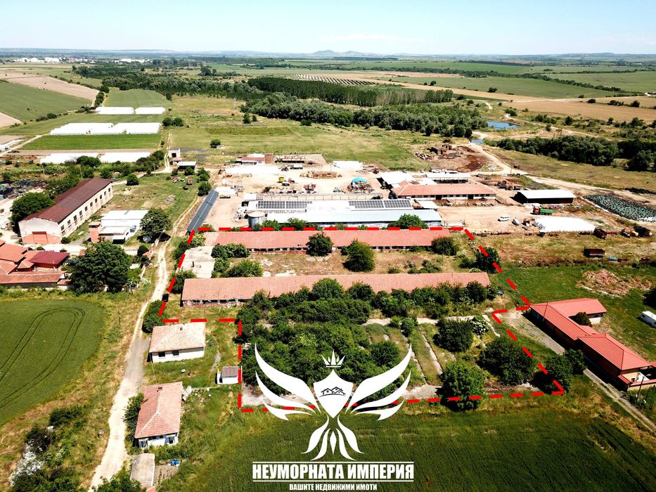 Продавам обор, краварник склад база с площ от 2617кв.м и земя 9015кв.м в гр.Първомай кв.Дебър