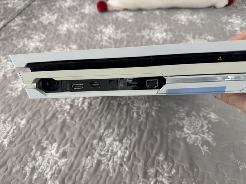 Playstation 4 pro Alb