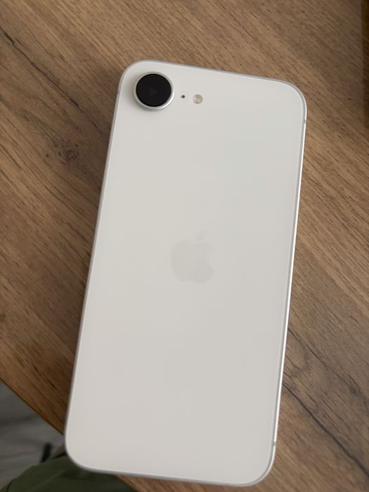Iphone 16 e  128 гб sim+E-sim