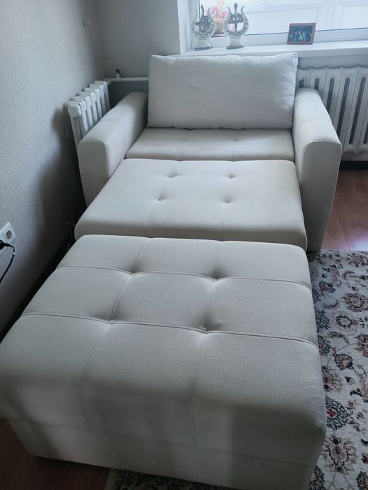 Продам диван, кресло раскладной и пуф