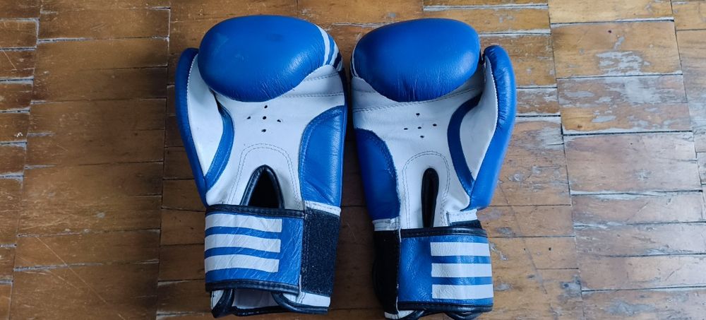 Перчатки для бокса