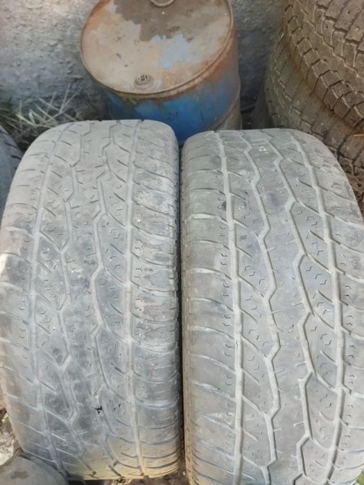 Шины Максис 285/60/18 пара