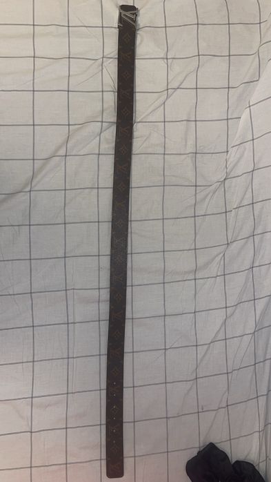 Vand curea Louis Vuitton