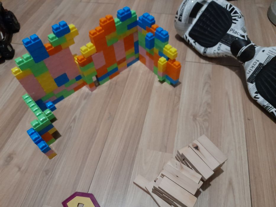 Продаются игрушки