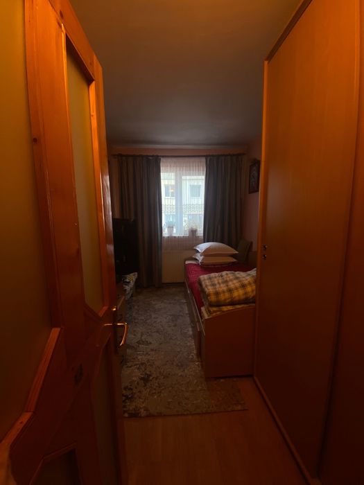 DE VÂNZARE: apartament 3 camere - Zărnești