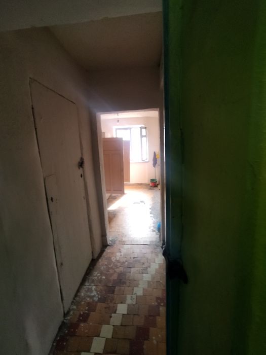 Срочно ПРОДАМ 1/4/5эт.кирпич.дом.в Яккасарай рн.ул.кушбеги.сред.ремонт