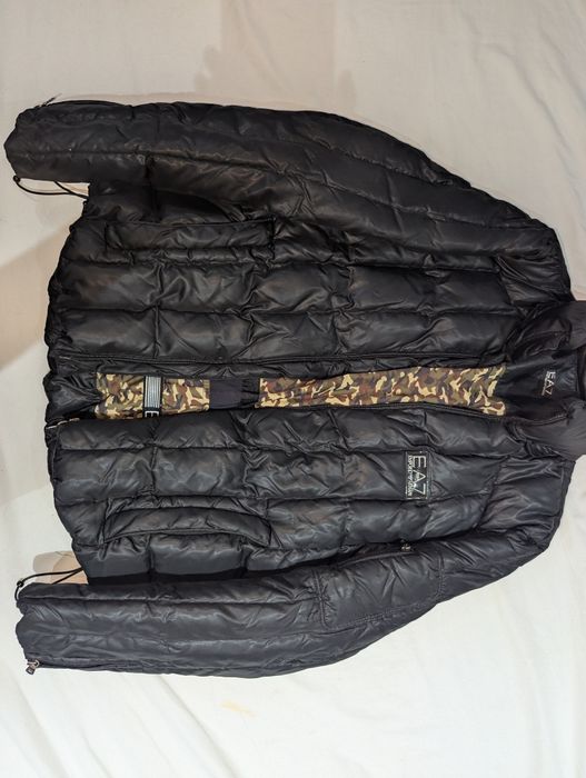 Geaca Emporio Armani pentru bărbați