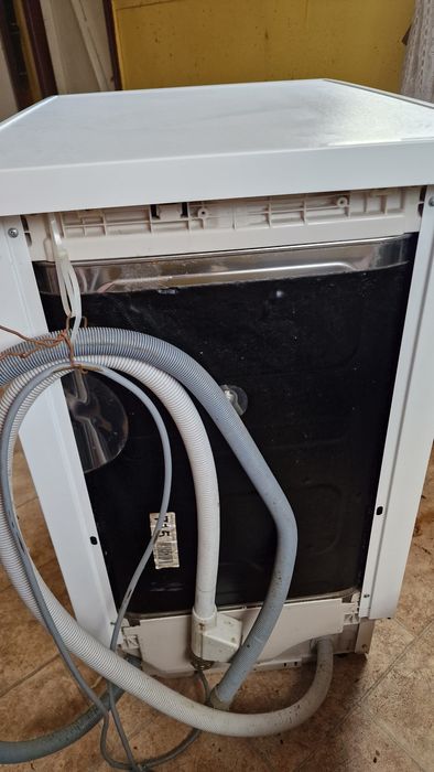 Продавам съдомиялна AEG