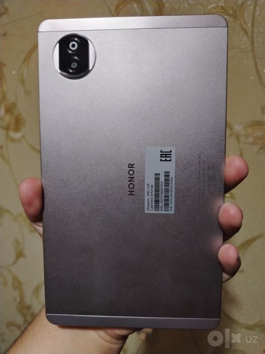 Honor pad x7. 4/128 holati yaxshi aybi yoq karobka bor