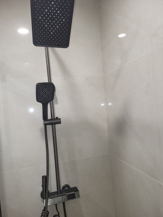 Душ система смесител баня с дисплей + аксесоари за баня