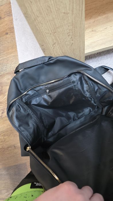 Дамска раница...