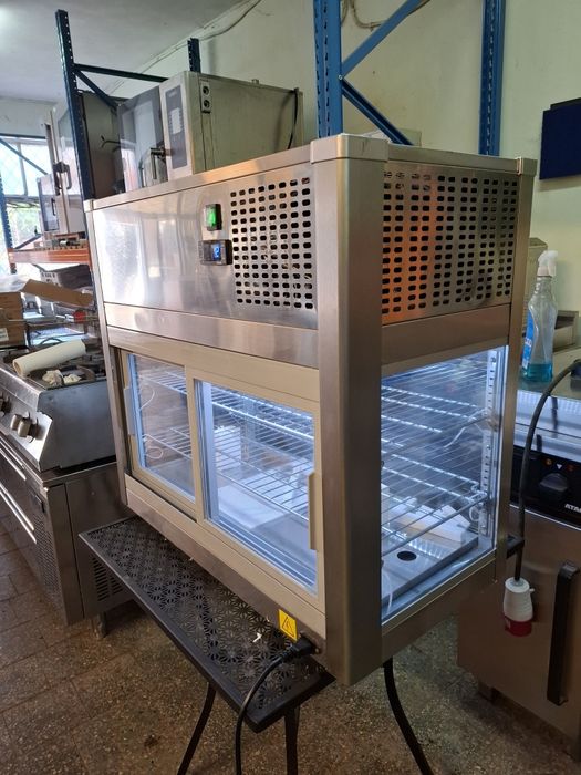 Vitrina frigorifica cofetărie