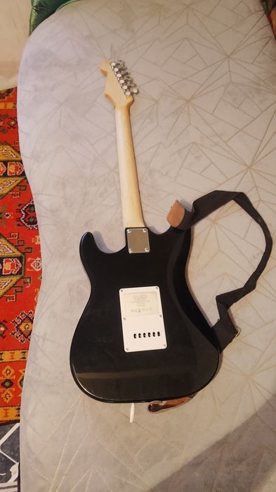 Срочно продам Электрогитару