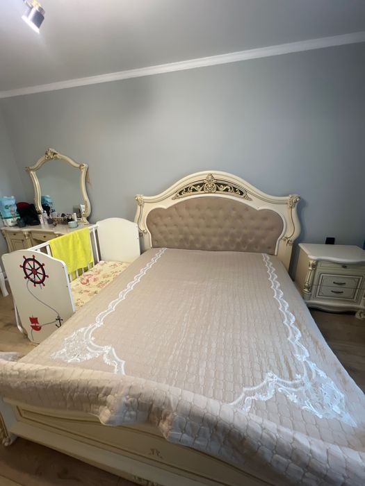 Продам спальный гарнитур