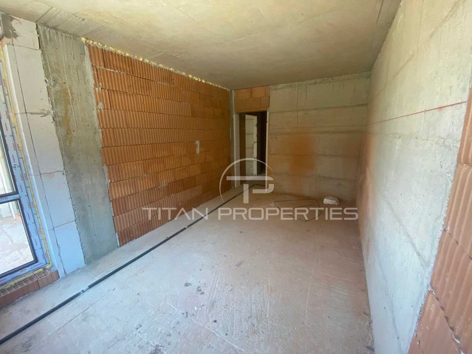 Продава се Тристаен апартамент в Пловдив, Остромила - 97 кв.м за 1135 €/кв.м - Снимка #3