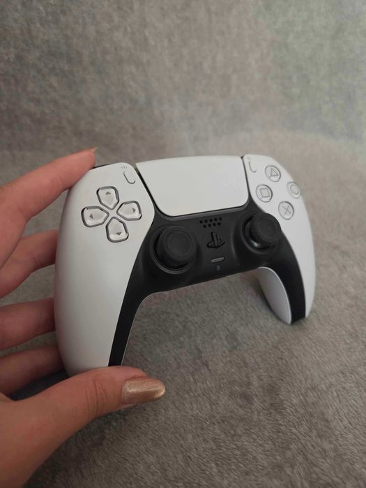 Consola playstation 5, aproape noua