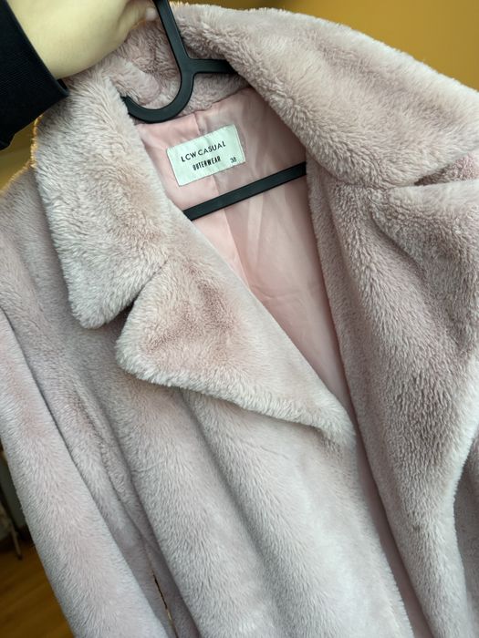 Дамско палто reserved